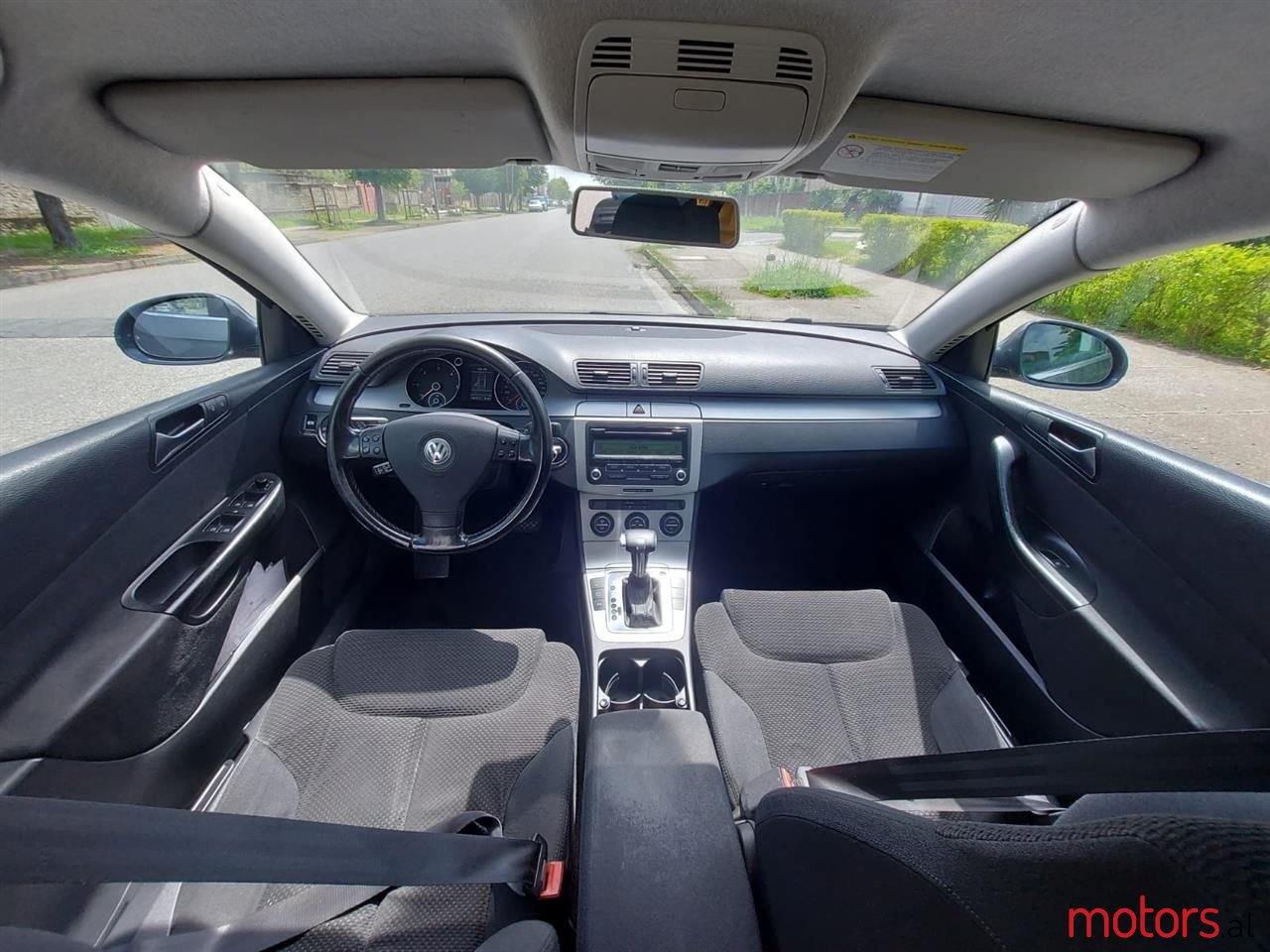 2009' Volkswagen Passat photo #6