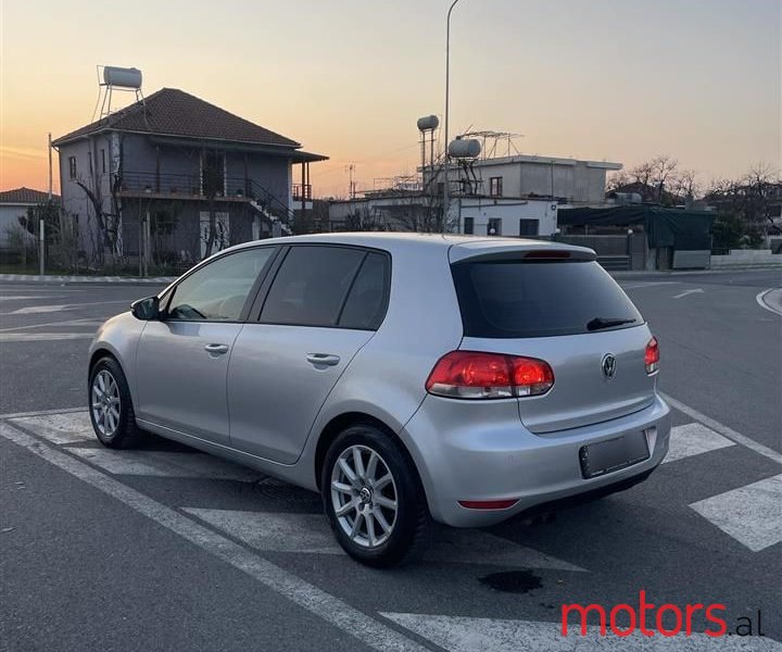 2010' Volkswagen Golf photo #5