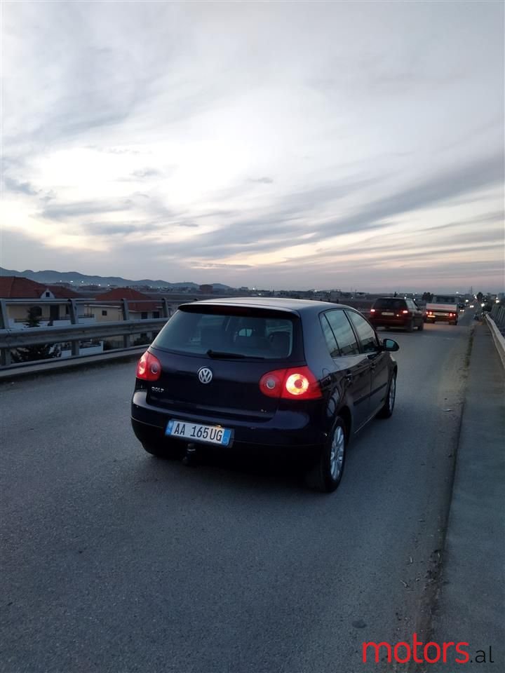 2005' Volkswagen Golf photo #4