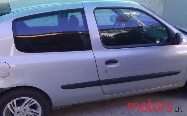 2000' Renault Clio photo #2