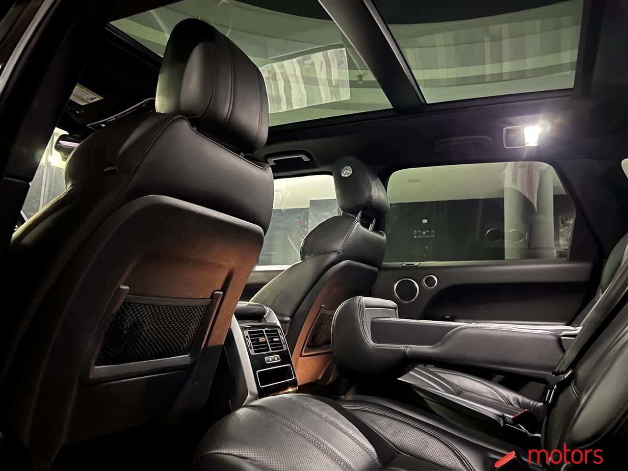 2016' Land Rover Range Rover Sport photo #6