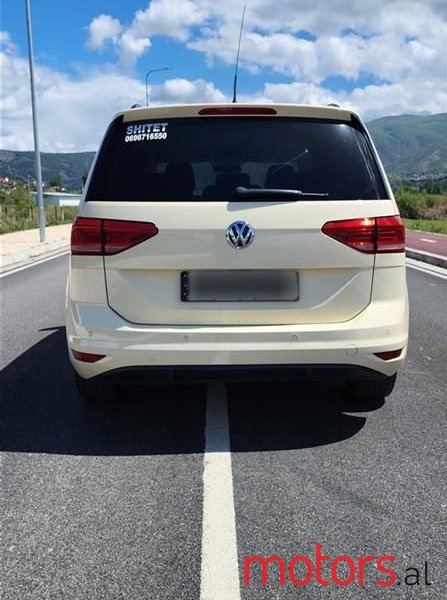2017' Volkswagen Touran photo #4