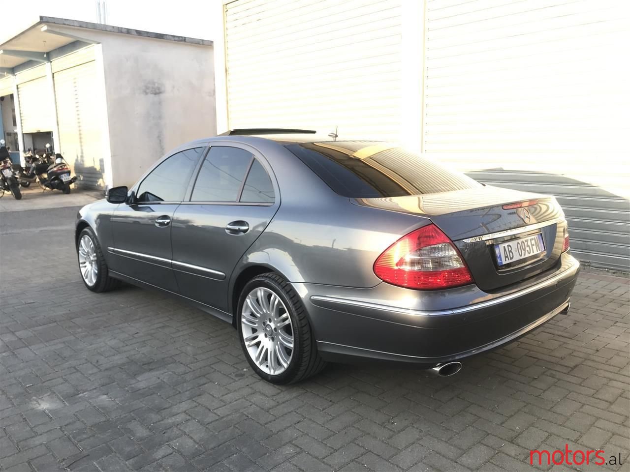 2006' Mercedes-Benz E 280 photo #3