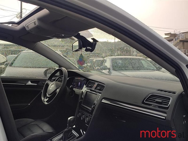 2014' Volkswagen Golf photo #6