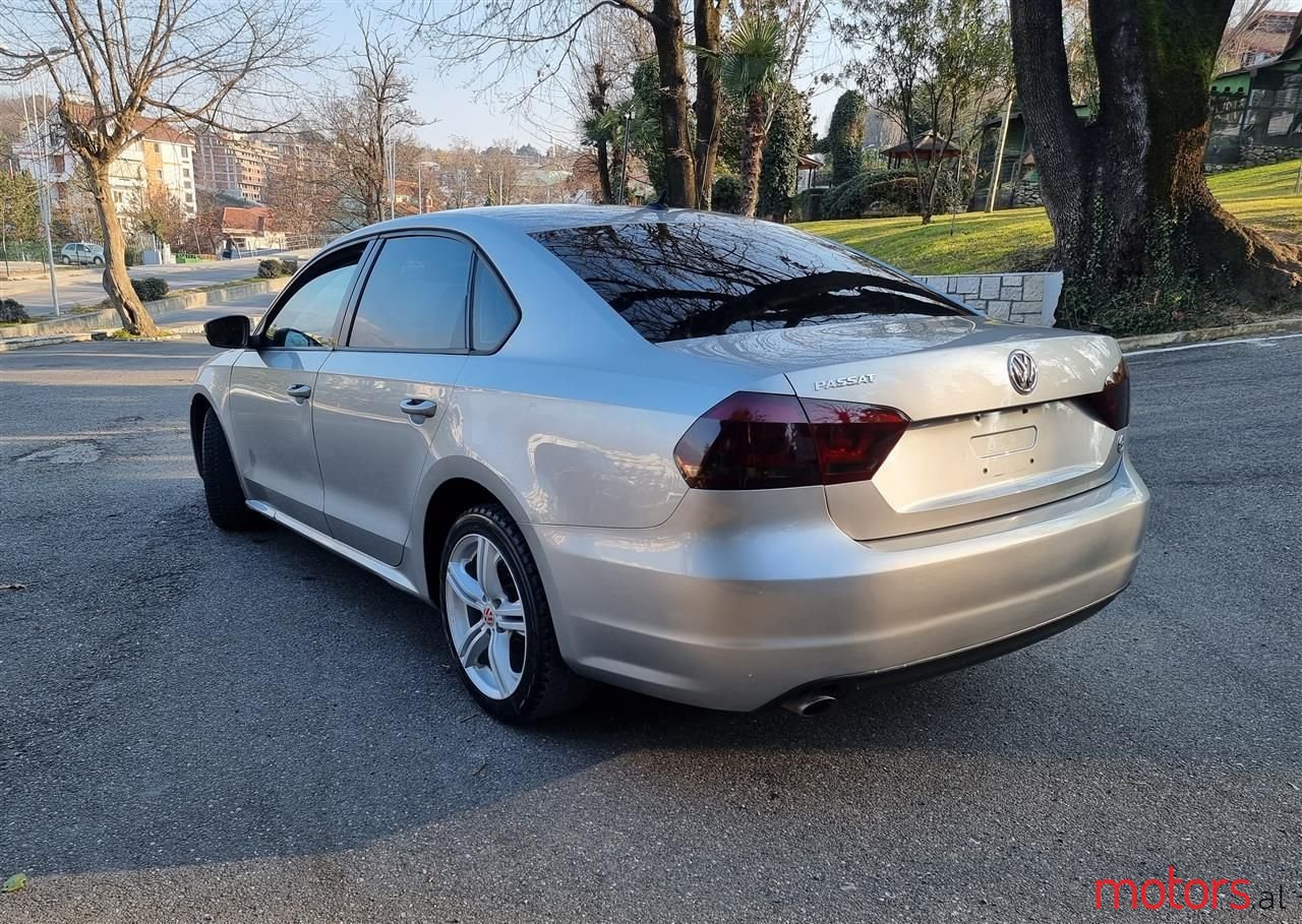 2013' Volkswagen Passat photo #3