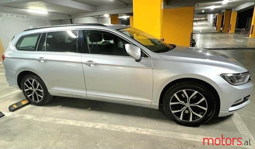 2015' Volkswagen Passat photo #1