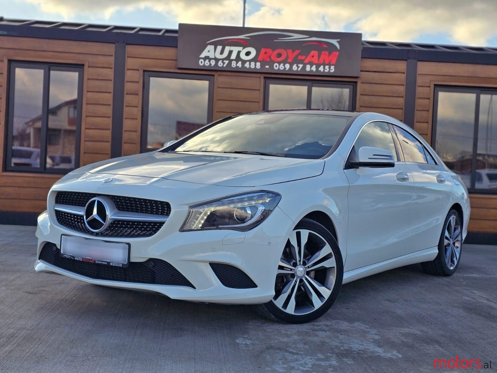 2015' Mercedes-Benz CLA 200 photo #2