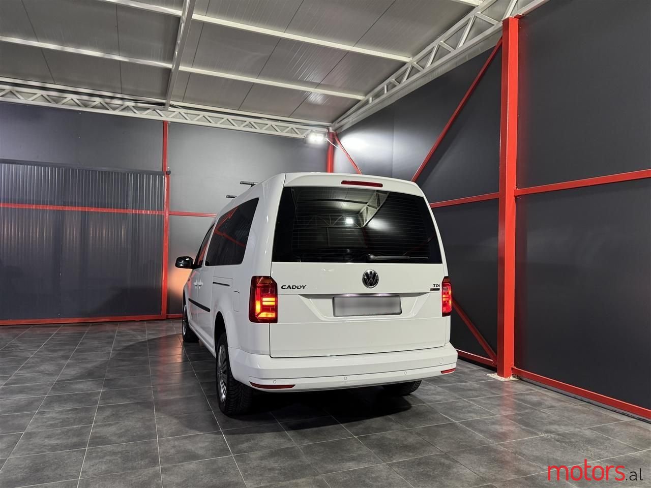 2017' Volkswagen Caddy photo #2