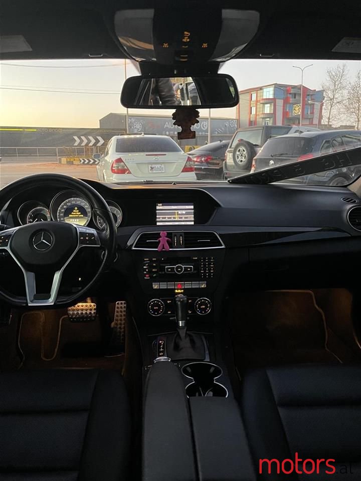 2012' Mercedes-Benz C 300 photo #3