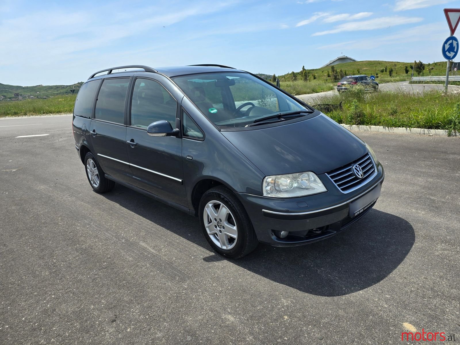 2007' Volkswagen Sharan photo #2