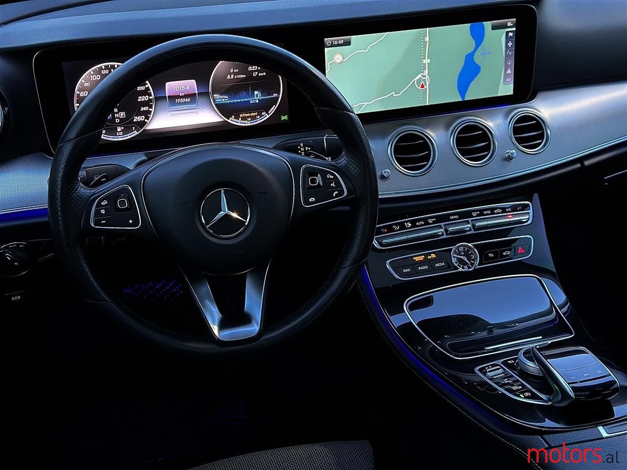 2017' Mercedes-Benz E 220 photo #2
