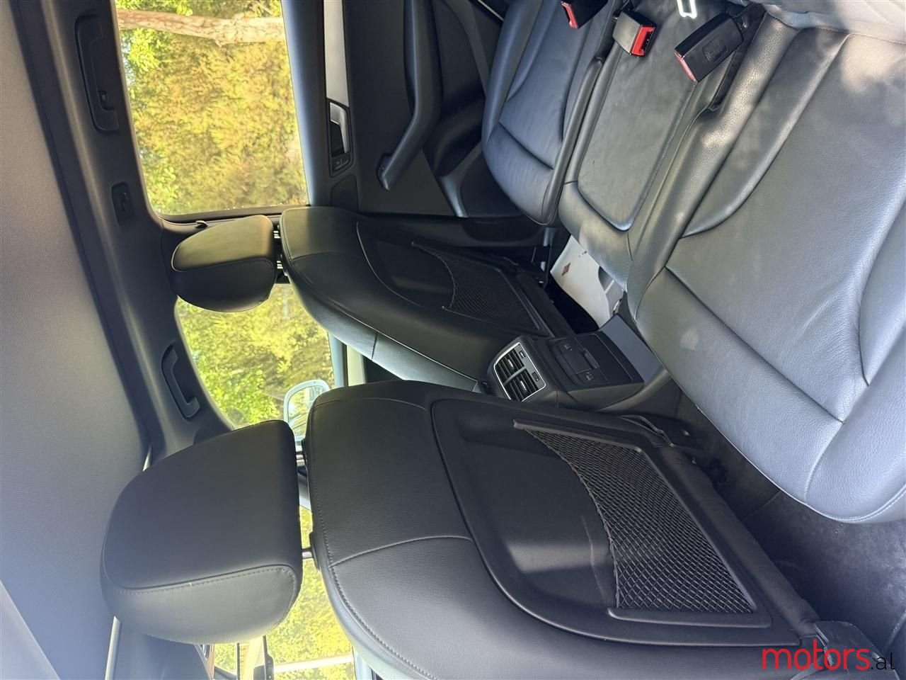 2011' Audi Q5 photo #6