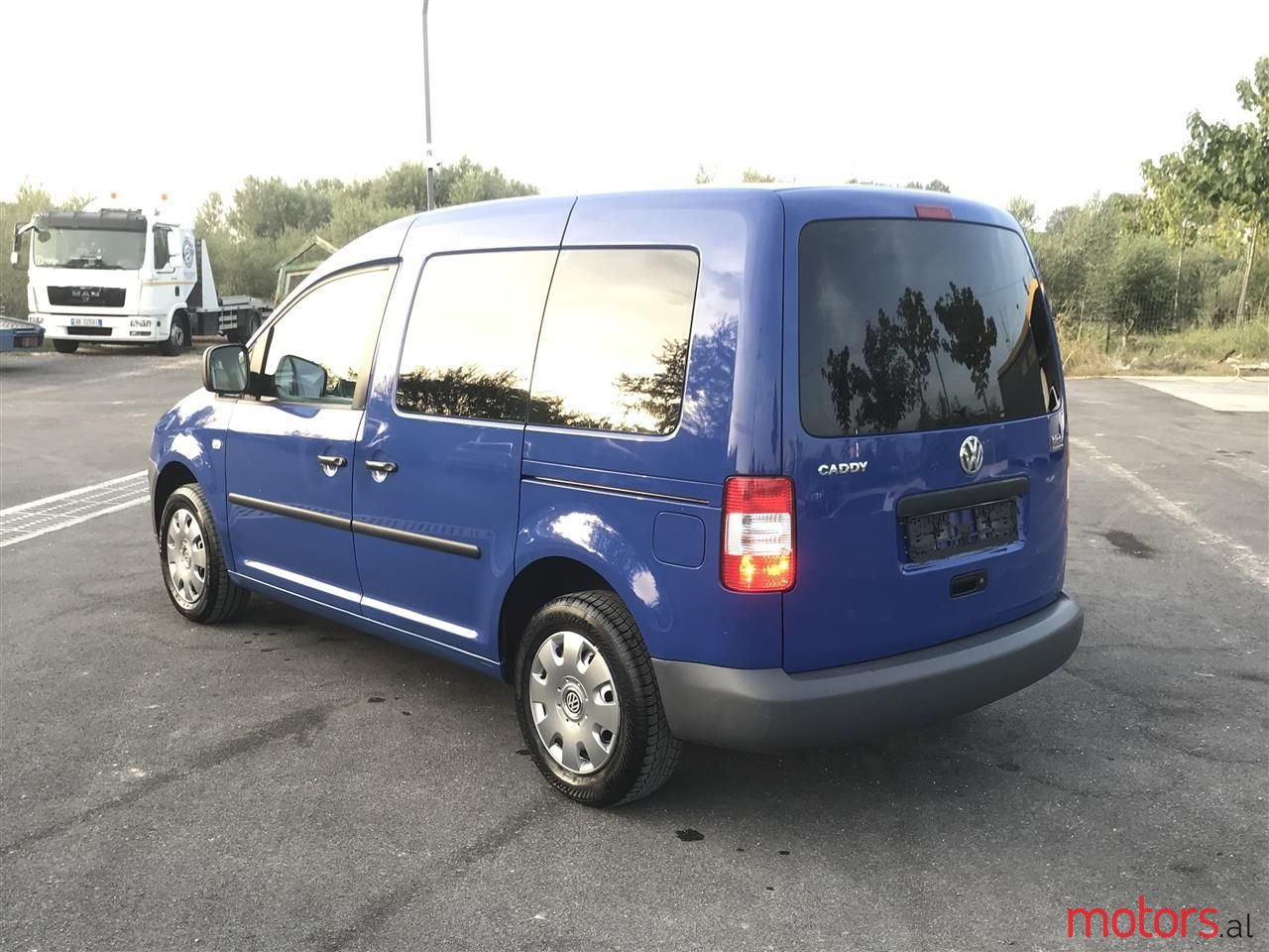 2006' Volkswagen Caddy photo #2