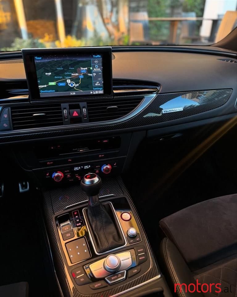 2016' Audi RS6 photo #2