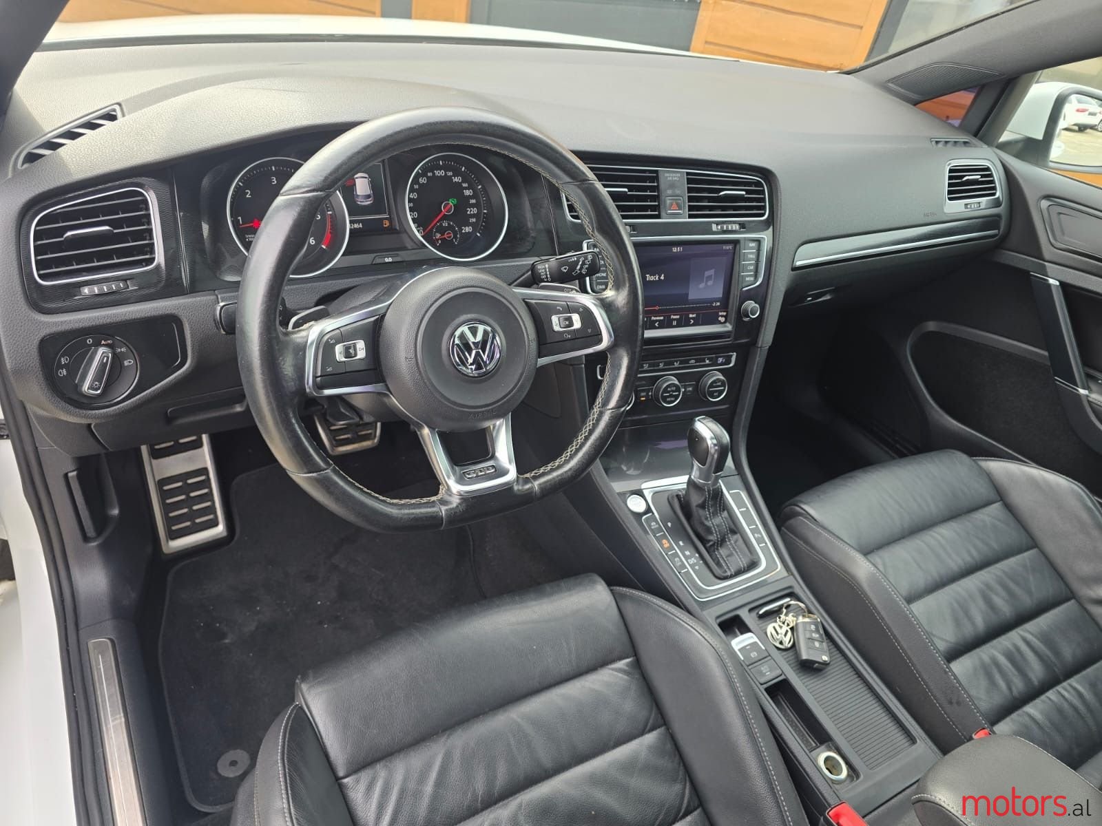 2014' Volkswagen Golf photo #5