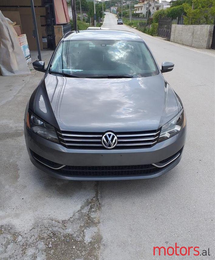 2013' Volkswagen Passat photo #1