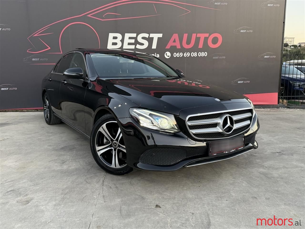 2017' Mercedes-Benz E 220 photo #1