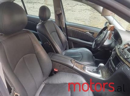 2003' Mercedes-Benz 220 photo #2