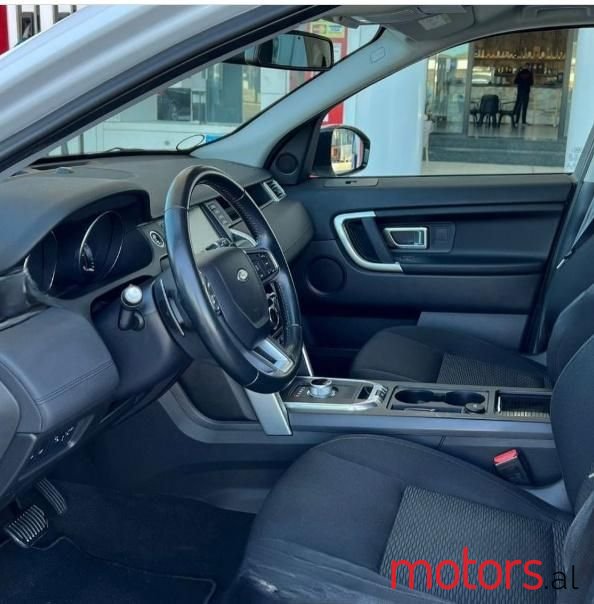 2015' Land Rover Discovery Sport photo #4