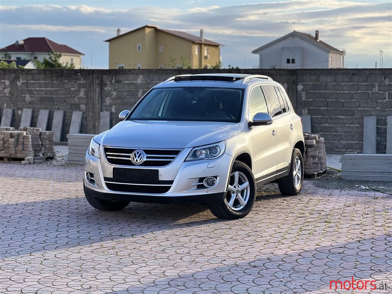 2009' Volkswagen Tiguan photo #3