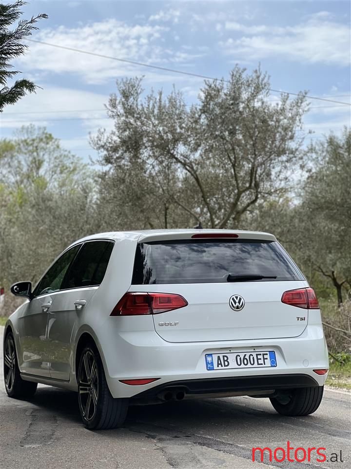 2016' Volkswagen Golf photo #6