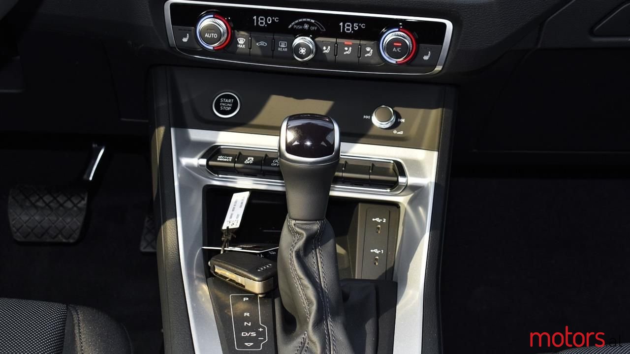 2023' Audi Q3 photo #3