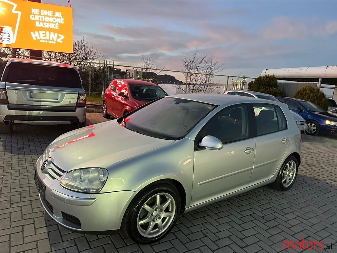 2006' Volkswagen Golf photo #1