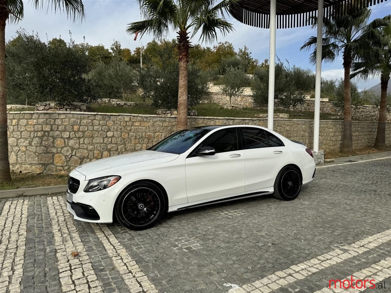 2015' Mercedes-Benz C 300 photo #2