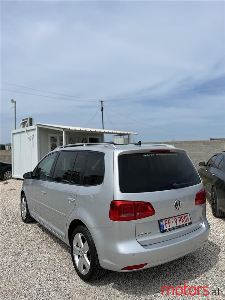 2014' Volkswagen Touran photo #5