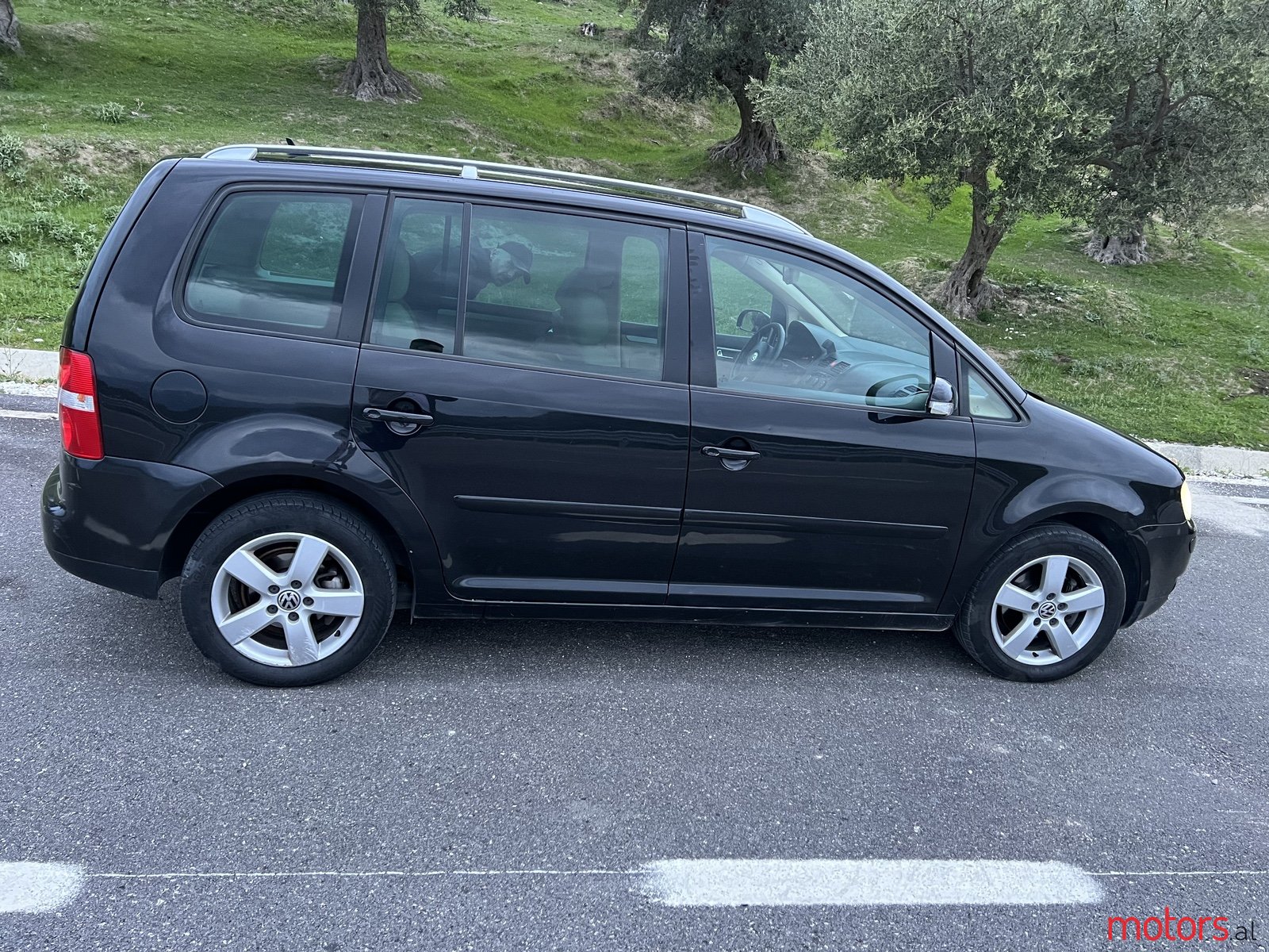 2006' Volkswagen Touran photo #3