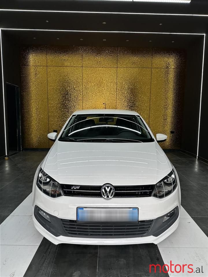 2014' Volkswagen Polo photo #2