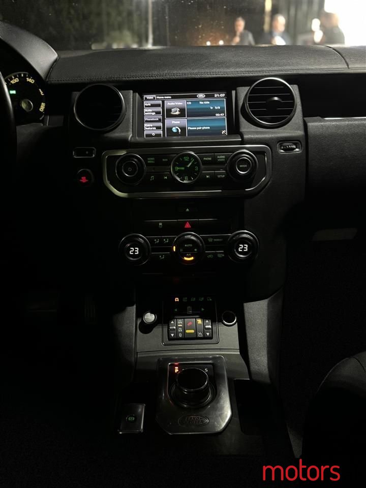 2013' Land Rover Discovery photo #3