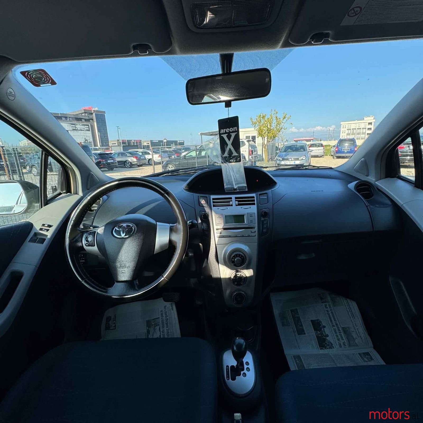 2008' Toyota Yaris photo #6