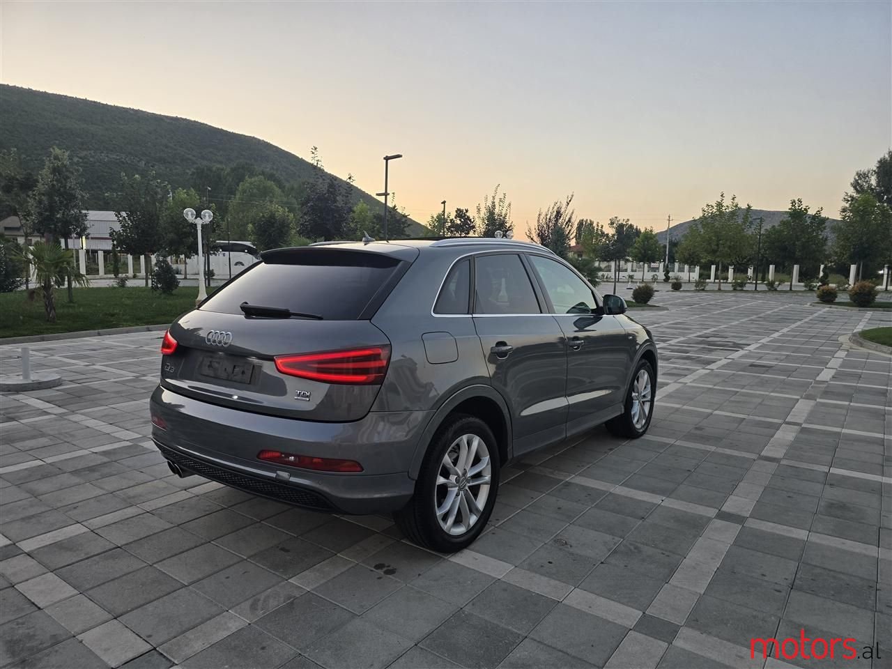 2013' Audi Q3 photo #2