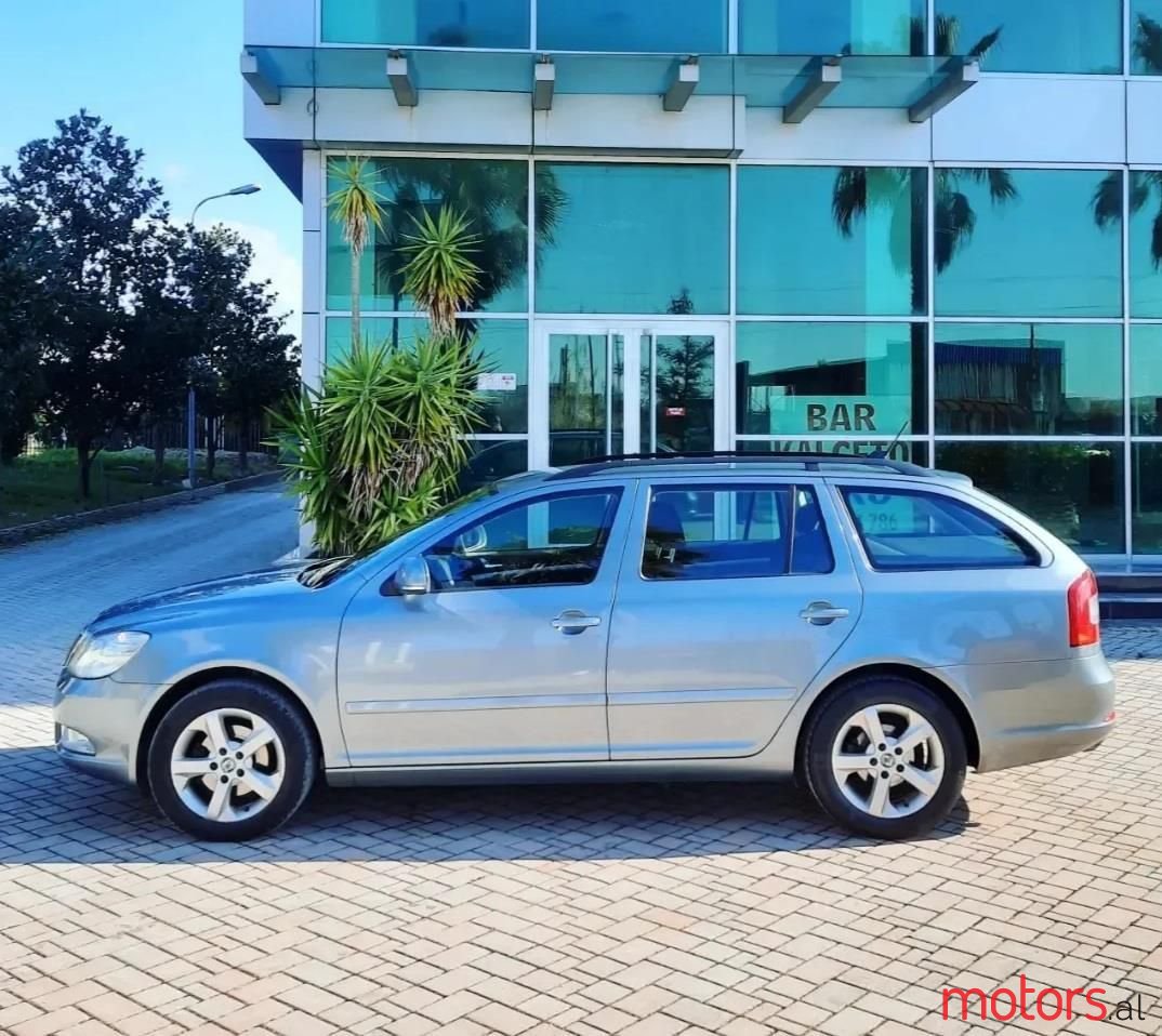 2013' Skoda Octavia photo #1