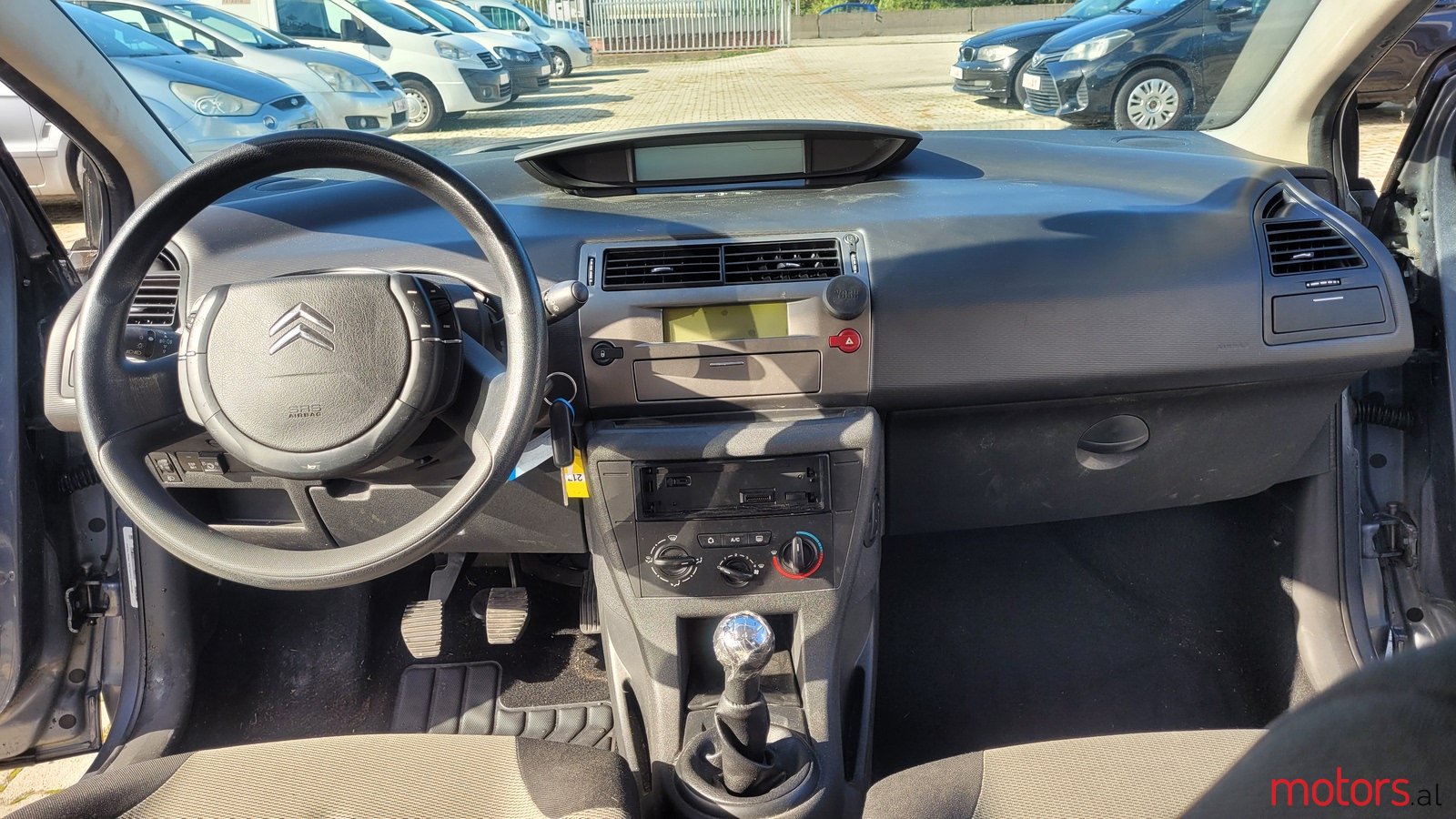 2010' Citroen C4 photo #2