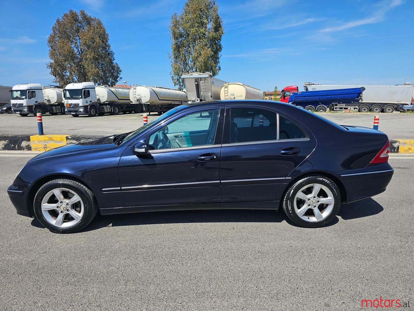 2005' Mercedes-Benz C 220 photo #2