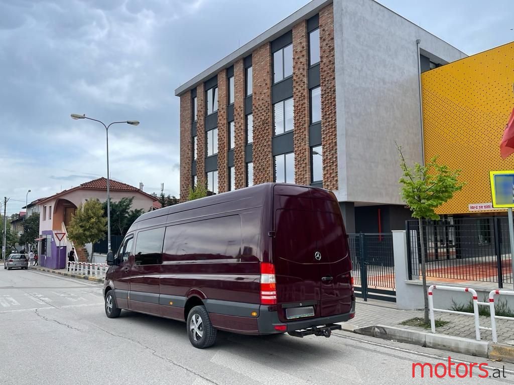 2009' Mercedes-Benz 300 photo #2