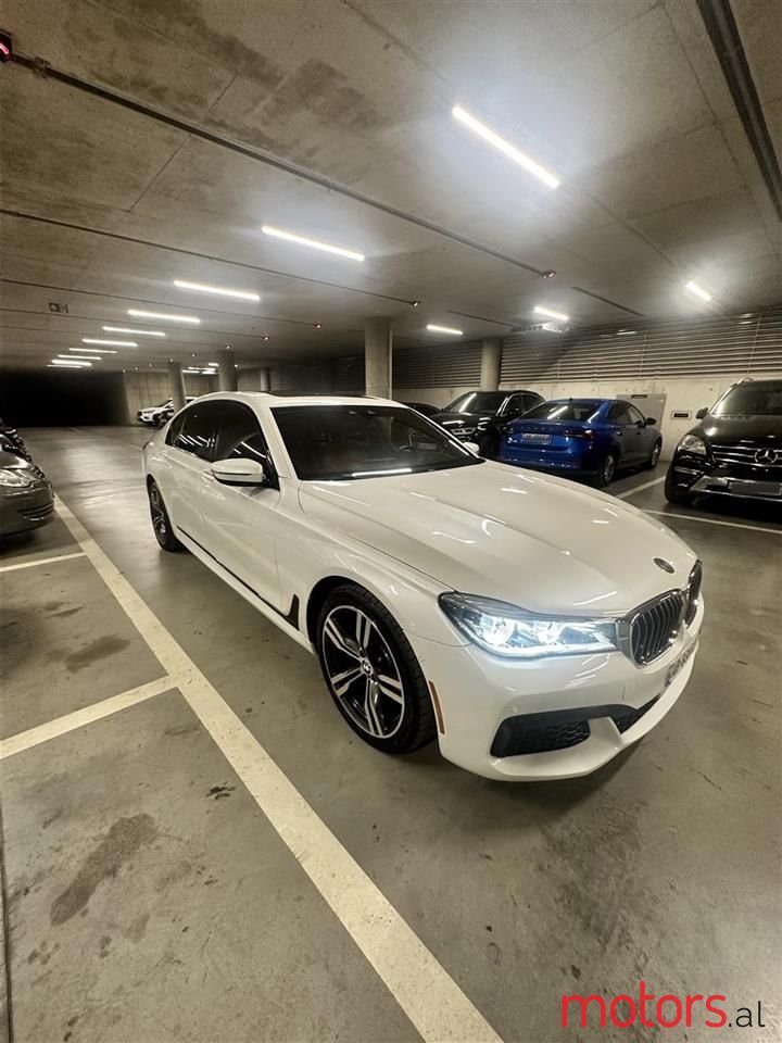 2017' BMW 750 photo #1