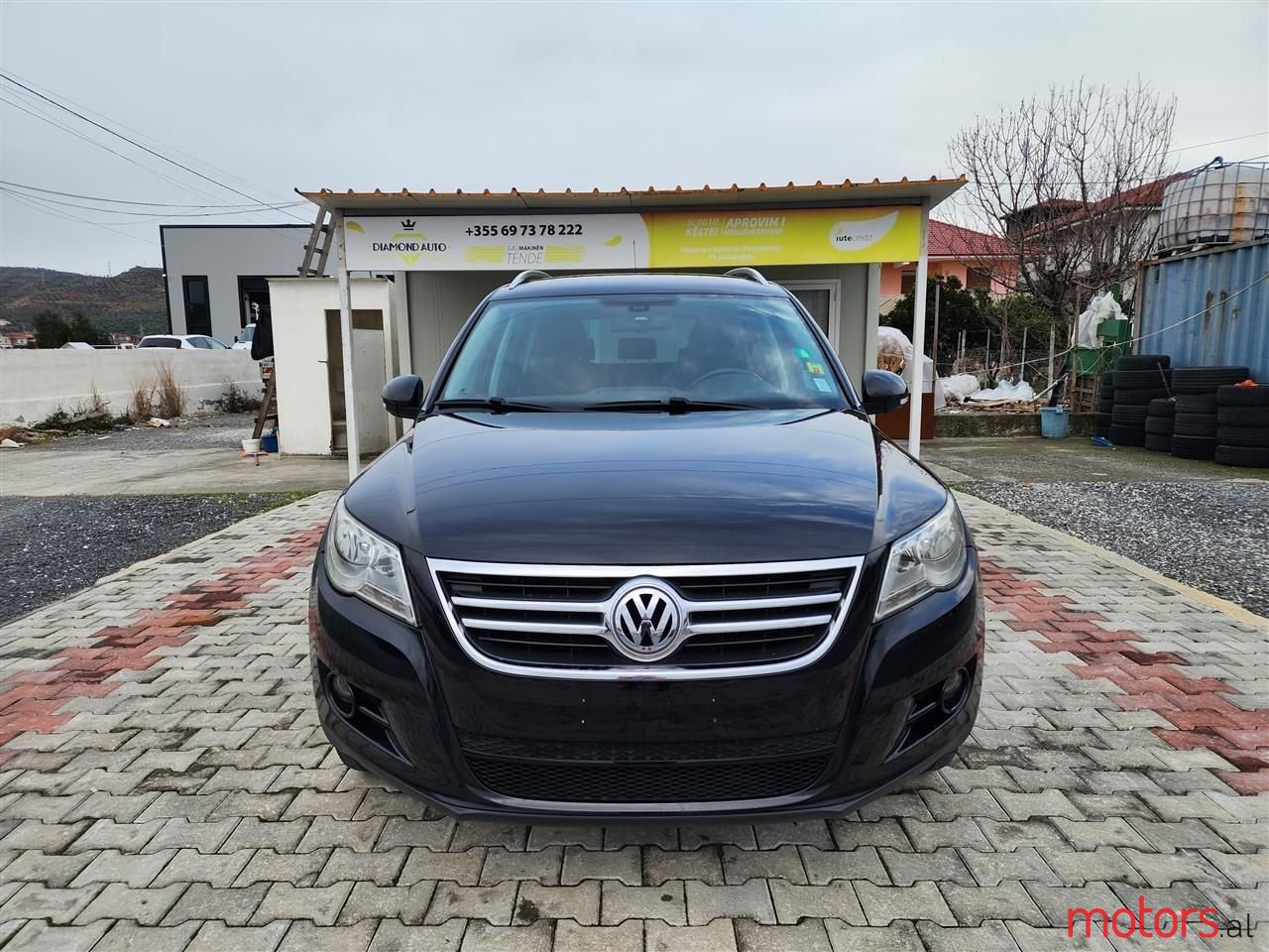 2010' Volkswagen Tiguan photo #2