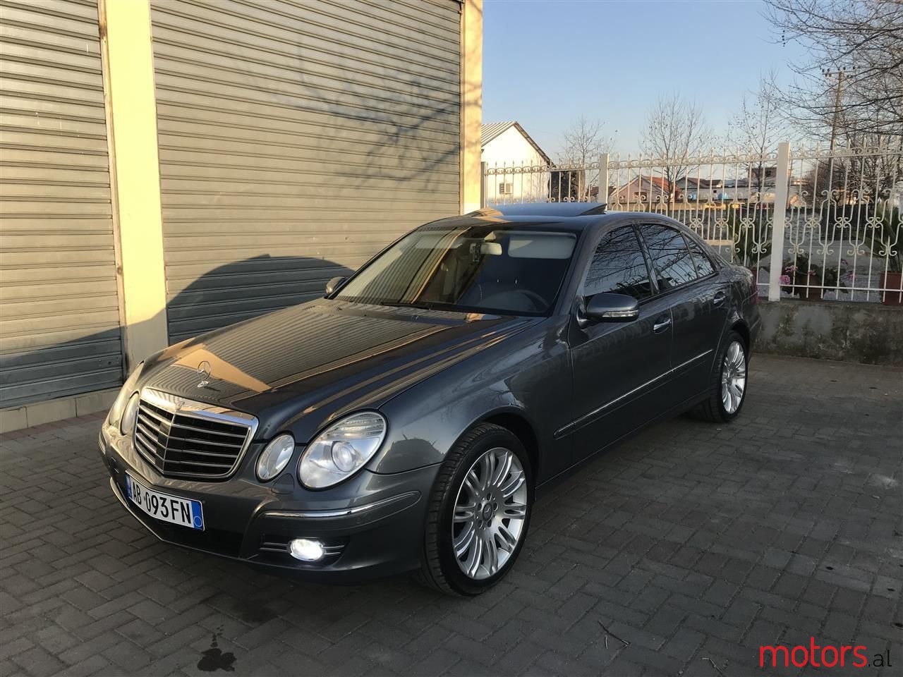 2006' Mercedes-Benz E 280 photo #2