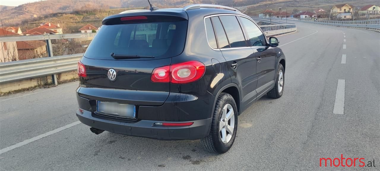 2008' Volkswagen Tiguan photo #4