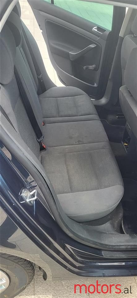 2005' Volkswagen Golf photo #3