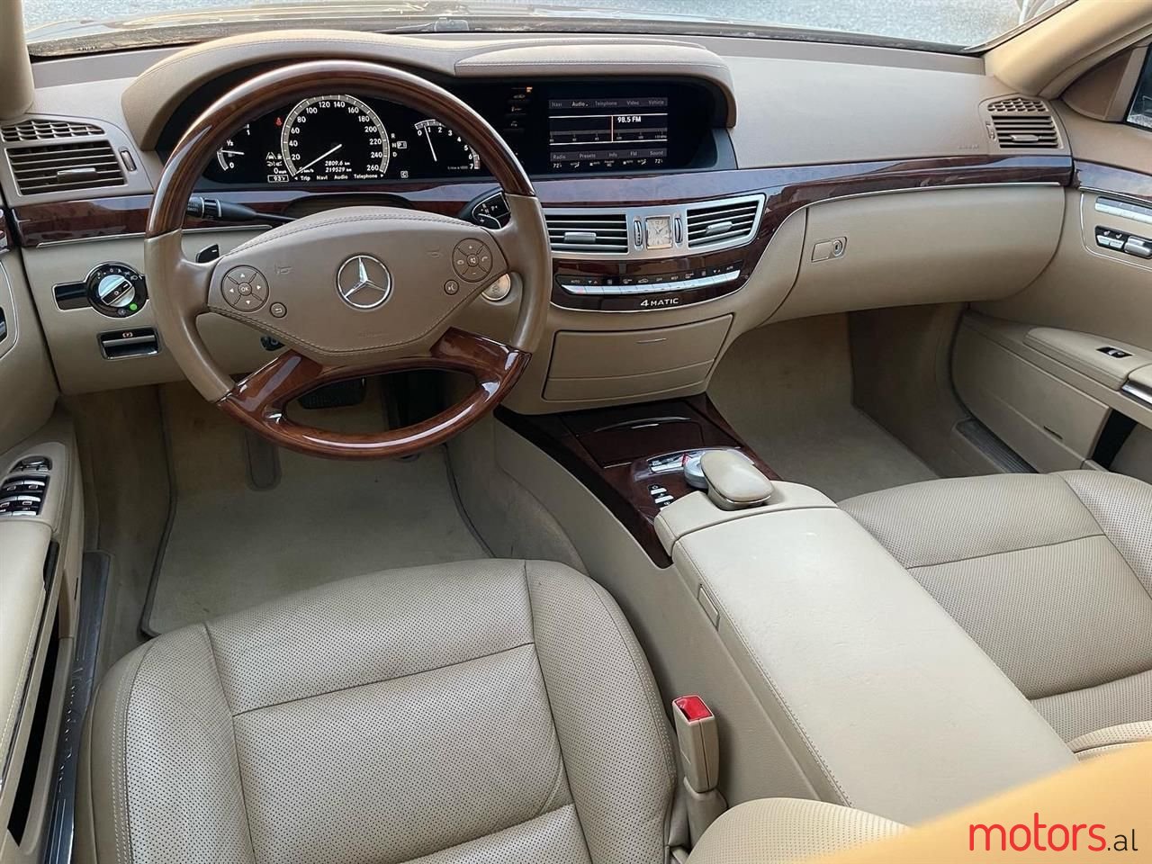 2010' Mercedes-Benz S 550 photo #4