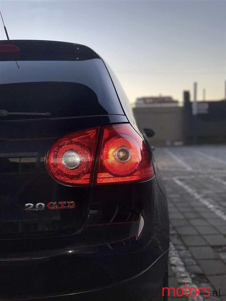 2008' Volkswagen Golf photo #4