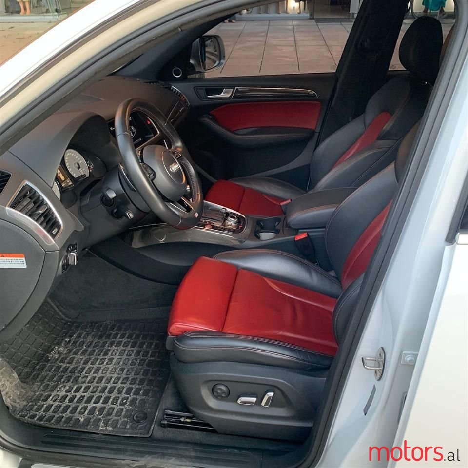 2015' Audi SQ5 photo #6