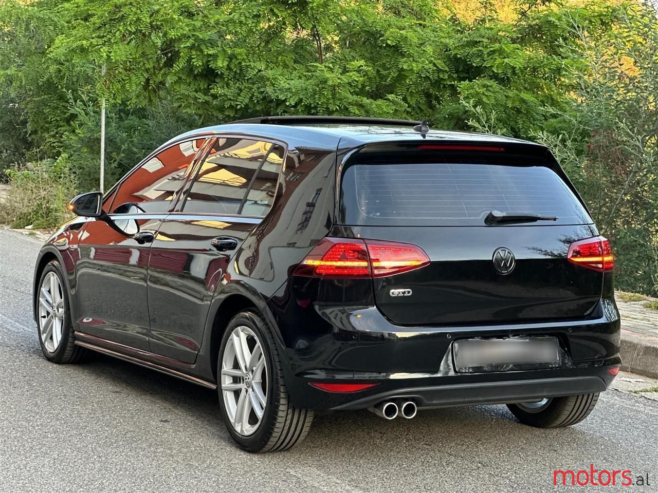 2016' Volkswagen Golf photo #6