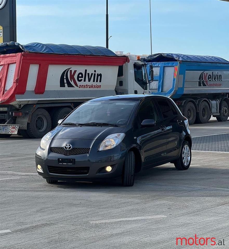 2010' Toyota Yaris photo #6