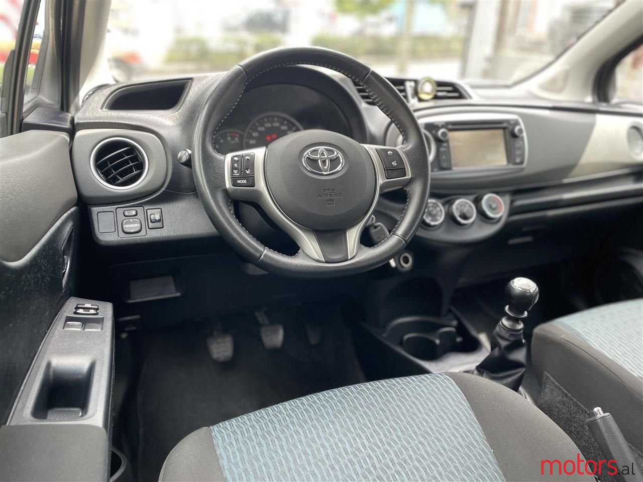 2012' Toyota Yaris photo #6