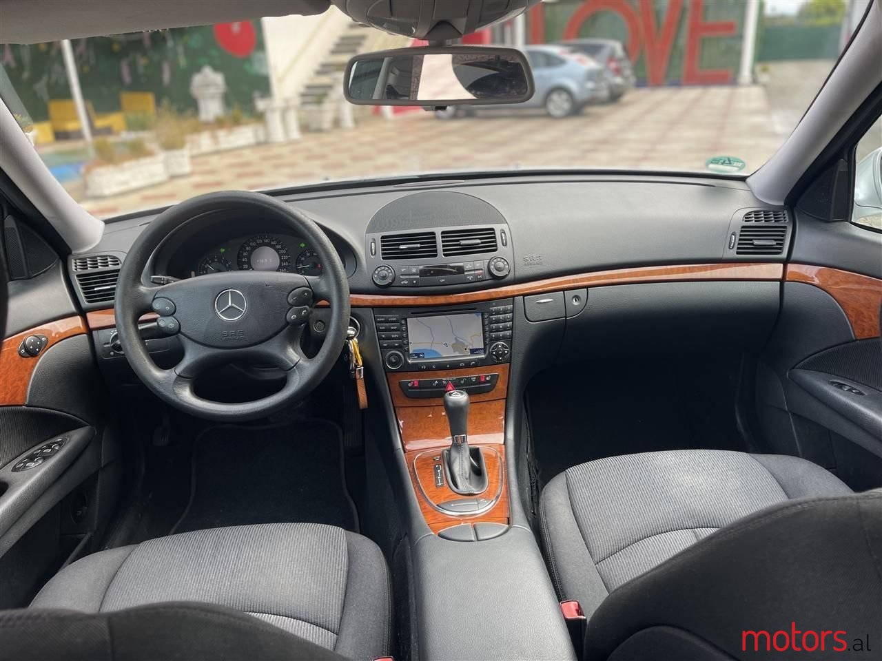 2008' Mercedes-Benz E 200 photo #3